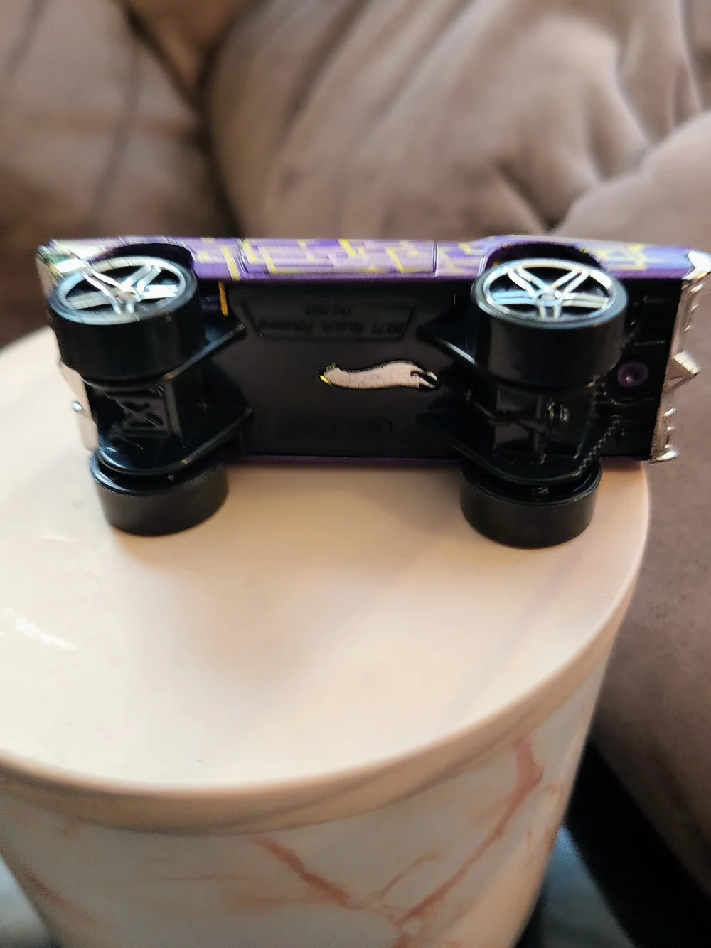 Hot Wheels 1971 Buick Riviera  1/64 Scale